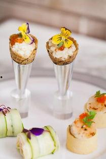 酒店网红打卡吃瓜,吃瓜群众纷纷围观